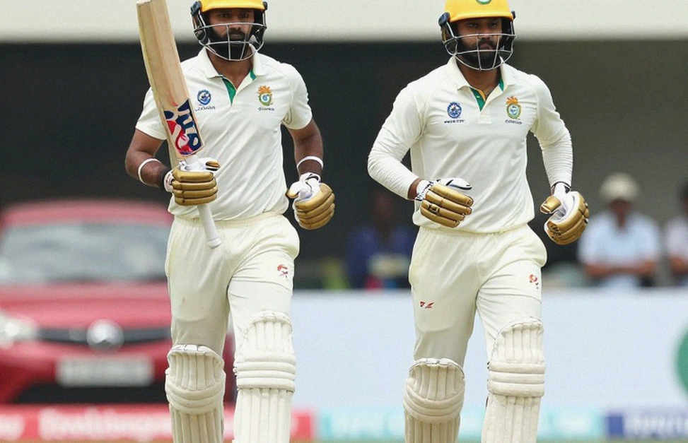 নিউজিল্যান্ড সফরে আইয়ারের ‘খাপ খাওয়ানো’ বার্তা, আর কোট-শিটে লুকানো তিনটি ফাঁক