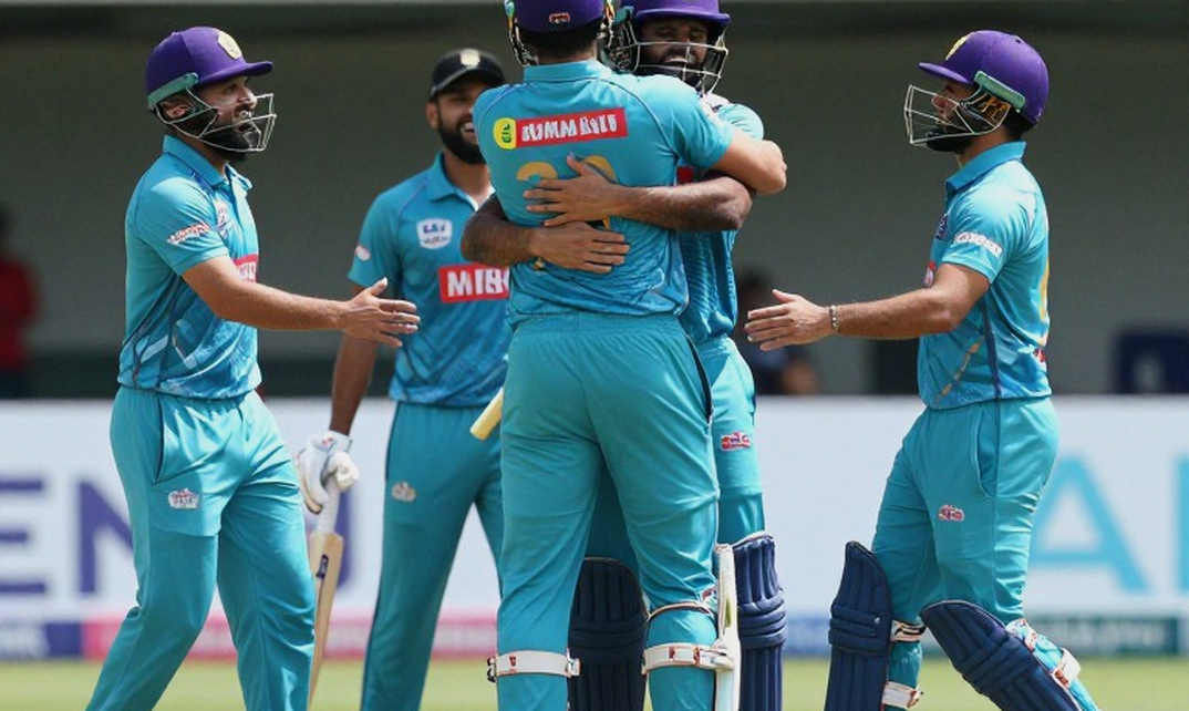 মেহেদীর ফেরা, লিটনের বিদায় আর শারজাহর শুকনো পিচ: বাংলাদেশের ‘মাস্ট-উইন’ আসলে তিনটি ঘাটতির হিসাব