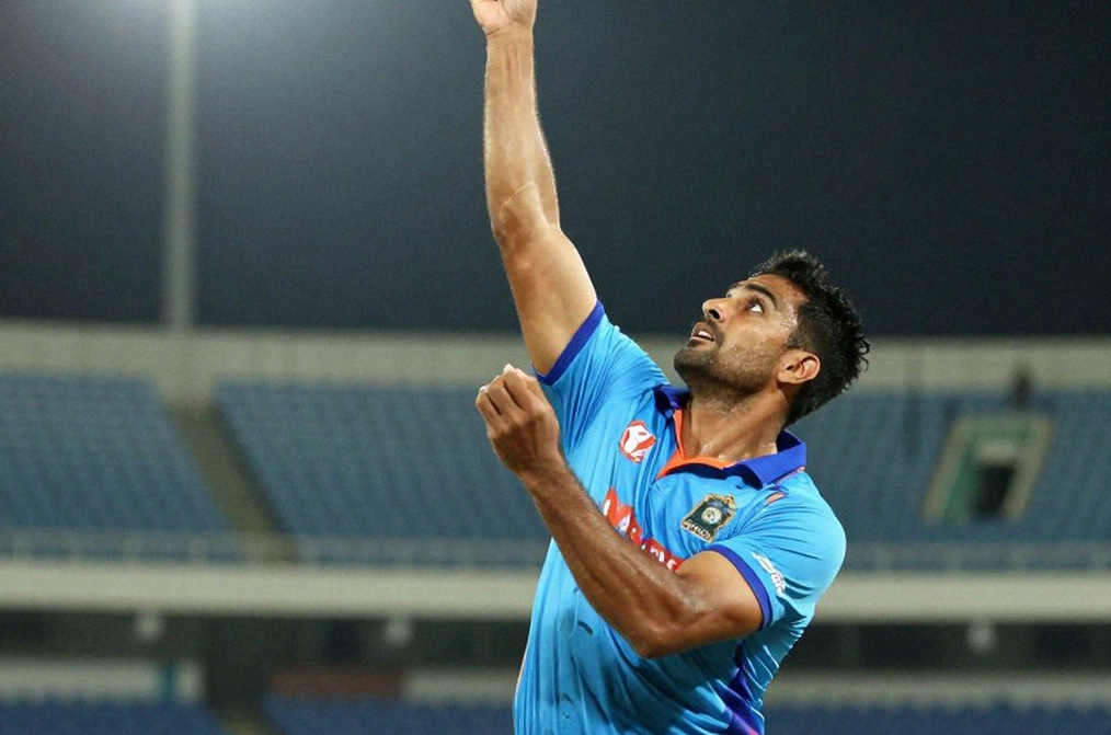 ৩০ বলে ৩০ রান: ডট বলের খাতা যেভাবে টি-টোয়েন্টি নকআউটের ভাগ্য লেখে
