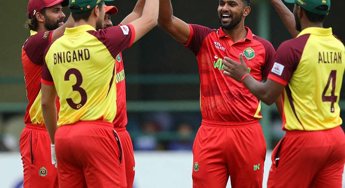 স্মিথ যখন রুটকে টপকে গেলেন: স্লিপ কর্ডনের নীরব যুদ্ধ